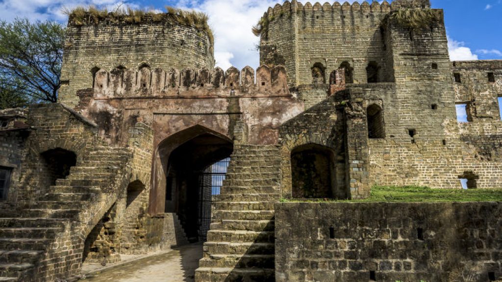 nurpur fort